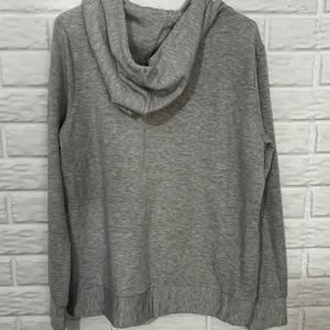 NEW Quince SuperSoft Fleece Pullover Hoodie Women’s Medium Light Athletic Gray thumbnail 3