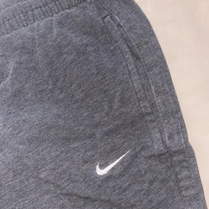 Nike Sweatpants thumbnail 2
