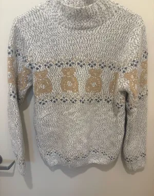 Gray and tan bear sweater Size M thumbnail 1
