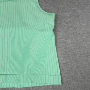 Lululemon Tank Top Womens Small Green Cropped Built-In Bra Moisture Wicking Yoga thumbnail 4