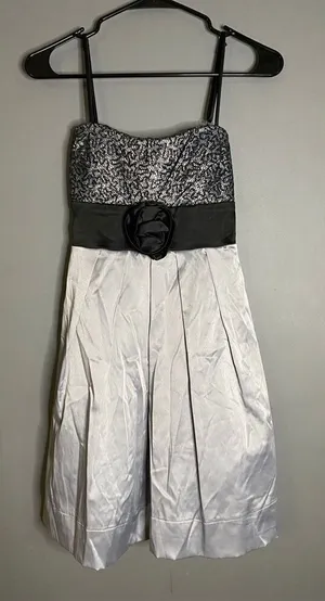 Speechless Black Silver Bow Spaghetti Strap Formal Dress Size 5 thumbnail 1