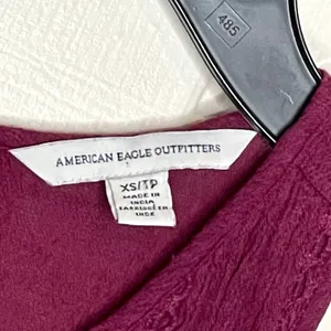 American Eagle Womens Sleeveless 1/2‎ Button Tank Top Blouse Size XS Maroon thumbnail 4
