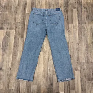 Abercrombie & Fitch 90s Relaxed High Rise Distressed Jeans 18L thumbnail 6