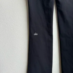 Alo Yoga High-Waist Flutter Flare Leggings Black Size Small thumbnail 9