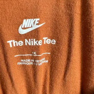 Nike Long Sleeve Graphic Logo Tee Shirt Orange White Swoosh Women’s Size 1X thumbnail 6