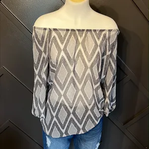 AB STUDIO Off Shoulder Top Size Medium thumbnail 2