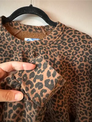 Marine Layer Women’s Cloud 9 Fleece Lined Leopard ‎Crewneck Sweatshirt Size M thumbnail 4