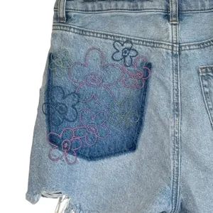 American Eagle Cut Off Women Mom Short Floral Pocket Embroidery Size US 2 thumbnail 3