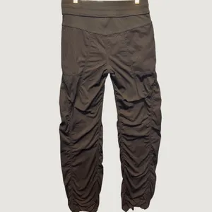 1907 | Lululemon‎ Studio Pant III Ruched Pinstripe Jogger Black Womens 4 thumbnail 2