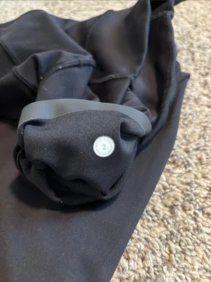 Lululemon In Movement Tight 25" *Everlux size 2 thumbnail 5