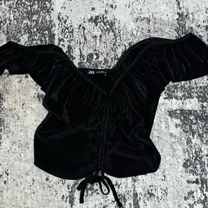 Zara crop top front adjustable thumbnail 4