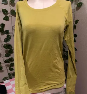 Green/Yellow Lululemon swiftly Long sleeve with thumb holes thumbnail 3
