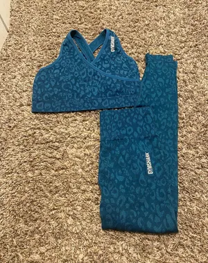 Gymshark Adapt Leggings And Bra SET thumbnail 1