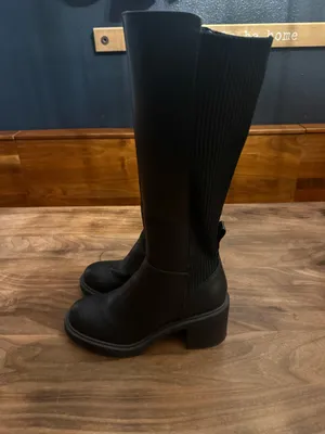 Black boots thumbnail 2