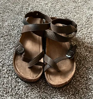 Sandals Brown Size 9 thumbnail 2