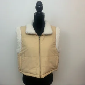 Thread +Supply Woman Lg Tan/Cream Puffer Cabincore‎ Neutral Sherpa-Lined Vest thumbnail 3