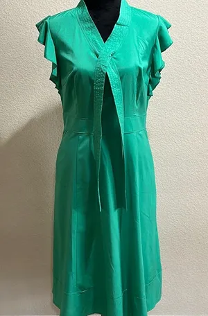Green Ruffle Dress Size L thumbnail 1