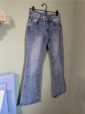 Brandy Melville John Galt Low Rise Bootcut Jean Size Small 4/6 Light Wash Denim thumbnail 3