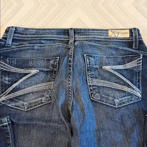 Dylan George Ring Spun Denim Alexandra Flare Jeans Size 28 Distressed Dark Wash thumbnail 7