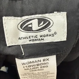 Athletic Works Women’s Black Quitted Puffer Vest Size 2X thumbnail 6