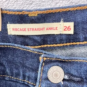 Levi's Ribcage Straight Ankle Super High‎ Rise Jeans Distressed Denim Womens 26 thumbnail 3