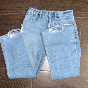 Abercrombie & Fitch Light Blue Cropped Jeans thumbnail 4