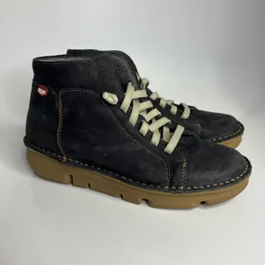 On foot‎ touch dark gray lace up sneakers boots women's size 39 Nubuck leather thumbnail 2