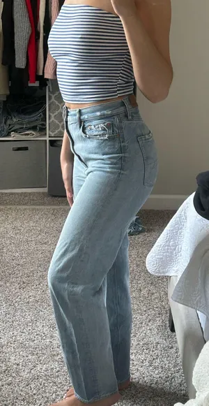 Outfitters Loose Fit Jeans thumbnail 2