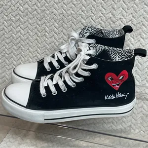 Keith Haring Heart Logo Black High‎ Tops Lace Up Sneakers Womens size 5 thumbnail 3
