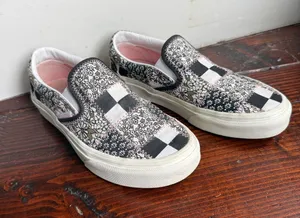 ✨Vans Floral Checkered Slip Ons Limited Edition Sz 6 Women’s ✨ thumbnail 1