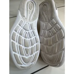 Nike Air Max Axis AA2168-103 Women’s 8.5 White Black Gold Sneakers thumbnail 7