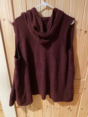 Cato Est 1946 Burgundy Sleeveless Sweater With Hood Size 18/20W thumbnail 5