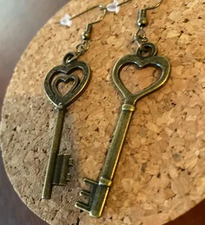 Handmade Earrings Antique Vi Rage Style Heart Keys Gift thumbnail 2