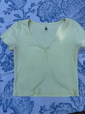 Me to We Pale Yellow Ribbed Henley Crop Top size S Small thumbnail 4