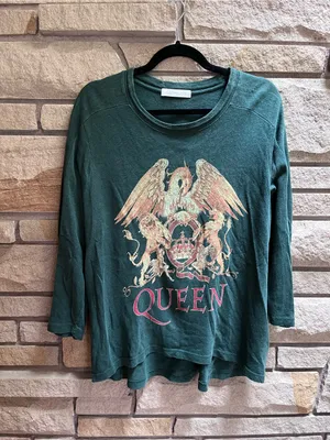 Daydreamer Queen Crest Long Sleeve Football Tee in Green Hemp Cotton large thumbnail 2