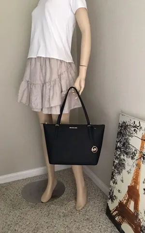 Michael Kors Purse thumbnail 8