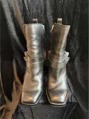 Dolce Vita Black Leather Ankle Boots Size 8 with Block Heel and Side Zipper thumbnail 2