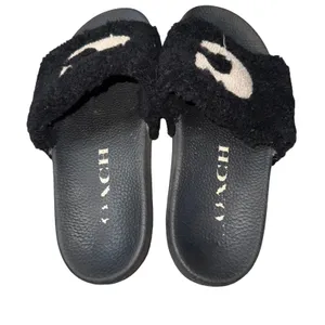 Coach Shearling‎ Slide Sandals Womens 8 Black Good Faux Fur Logo Slippers thumbnail 3