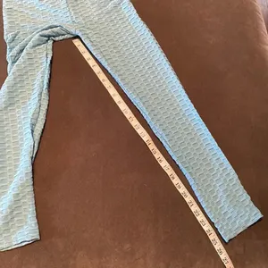 Women’s Leggings/High Waisted Yoga Pants Textured Blue Fabric Size L NEW thumbnail 5