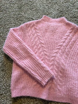 Universal Threads Light Pink Universal Thread Sweater thumbnail 3