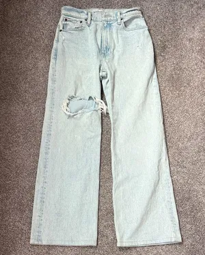 ⭐️Abrecrombie High Waisted Jeans thumbnail 1