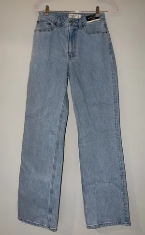 The 90s Relaxed High-Rise Abercrombie Jeans thumbnail 1