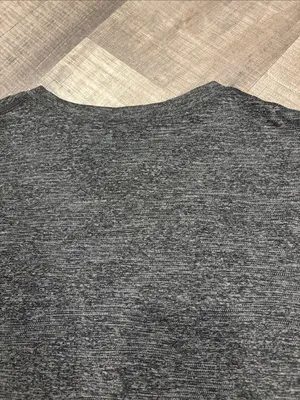 lululemon grey workout top thumbnail 4