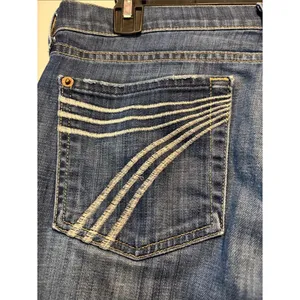 7 FAM Dojo White 7’s On Back Pockets Flare Dark Wash Jeans Size 29 thumbnail 8