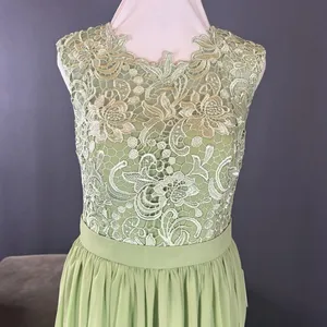 Women’s Green Full Length Sleeveless Chiffon Formal Dress Lace Bodice Size 6 NEW thumbnail 2