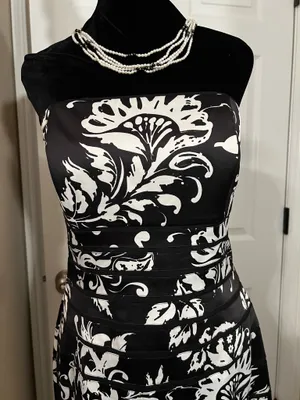 White House | Black Market Floral strapless fancy wedding guest dress thumbnail 2
