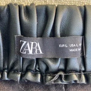 Zara Black Faux Leather Midi Skirt minimalist corpcore classic career chic Large thumbnail 2