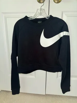 Nike Dri-Fit Versa Cropped Sweatshirt thumbnail 3