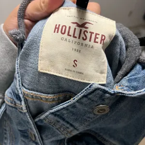 Hollister Women's Denim Distressed Blue Jean Jacket with Hood thumbnail 3