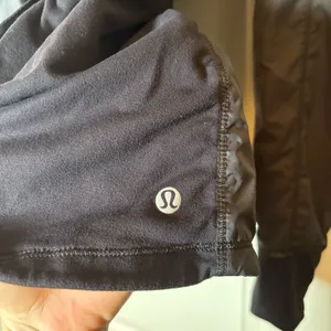 Lululemon Athletica Full Zip Hooded Goal Crusher Running Jacket Size 6 Black. thumbnail 3